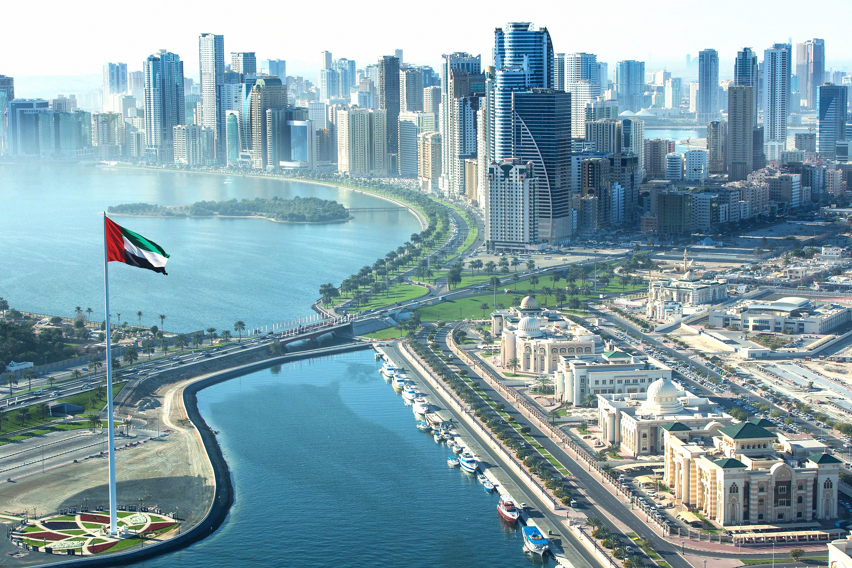 Шарджа sharjah. Эмират Шарджа. Дубай город Шарджа. Sharjah, United arab Emirates. Набережная Buhaira Corniche.