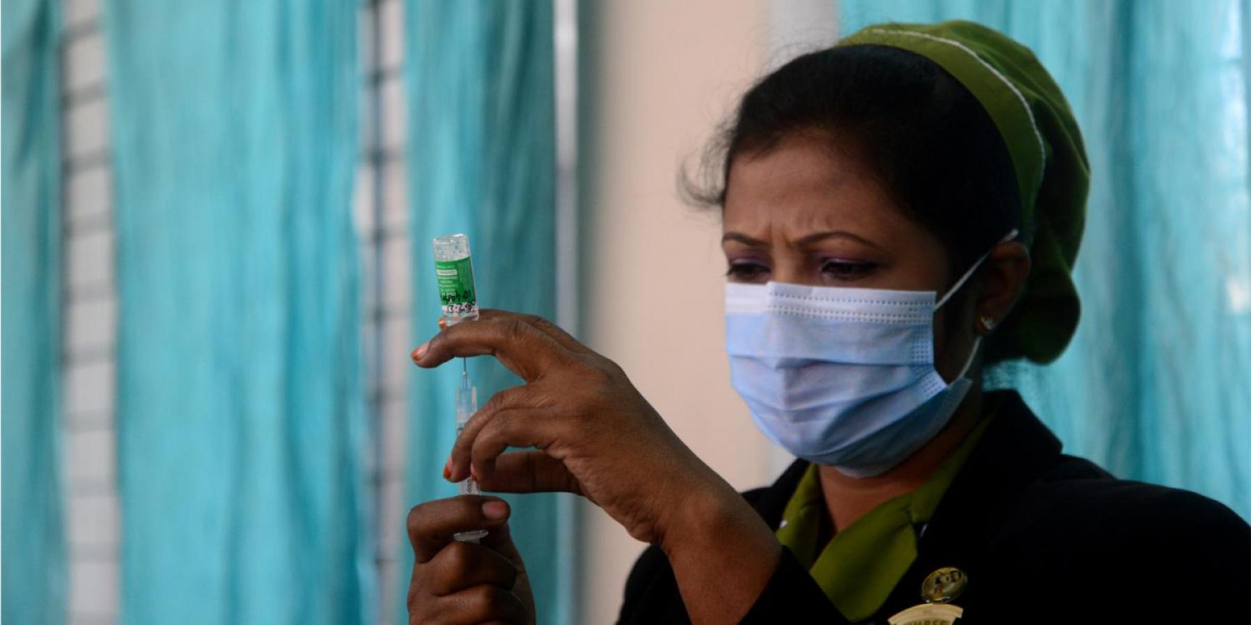 Woman health worker in Bangladesh