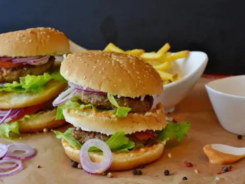 Unhealthy diets - Hamburger & fries