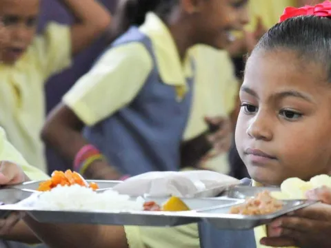 Photo of a child in the healthy eating programme for primary school children in Puerto Rico