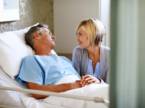 World Stroke Day, 29 October | Couple in hospital © World Stroke Organization