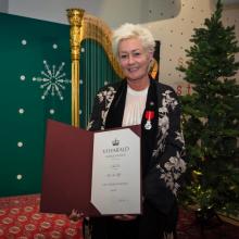 Anne Lise Ryel recibió la Medalla al Mérito del Rey de Noruega
