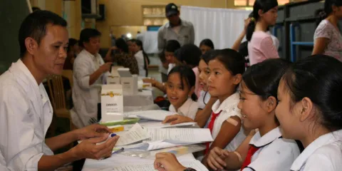 HPV immunization in Vietnam. Image from Photoshare