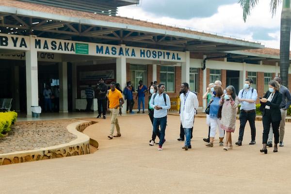 Combler l’écart de prise en charge du cancer chez les femmes au Rwanda