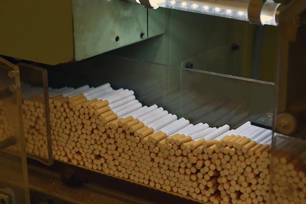 Les petits jeux de prix de l'industrie du tabac entravent les politiques fiscales